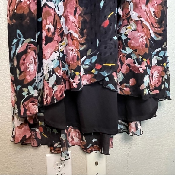 Torrid Floral Flutter Sleeve V-Neck Faux Wrap Dress Size Large (Torrid 0) - Picture 5 of 16